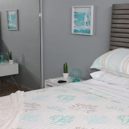 Mar Azul Bay View Apartment Бокерон Экстерьер фото