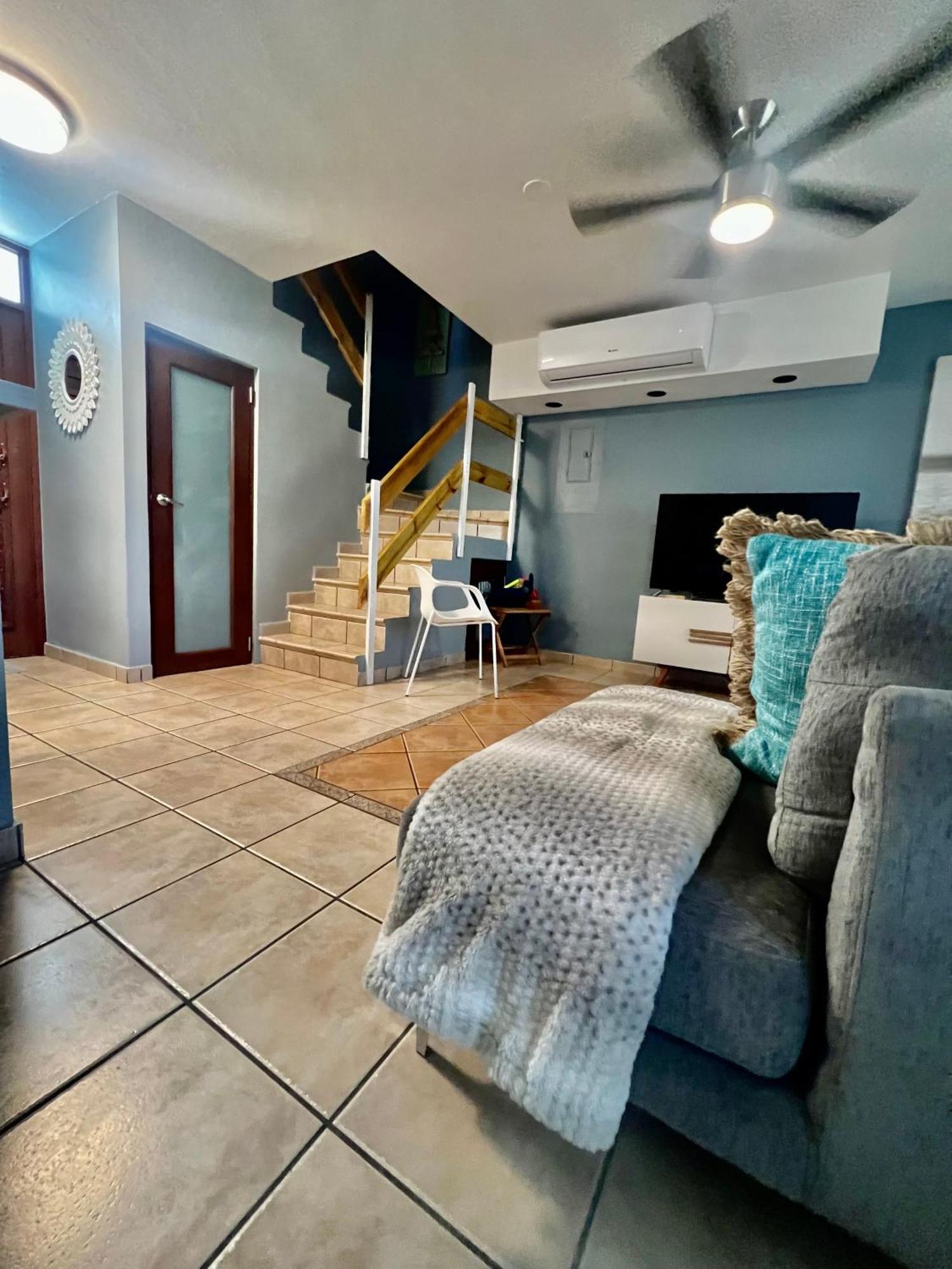 Mar Azul Bay View Apartment Бокерон Экстерьер фото